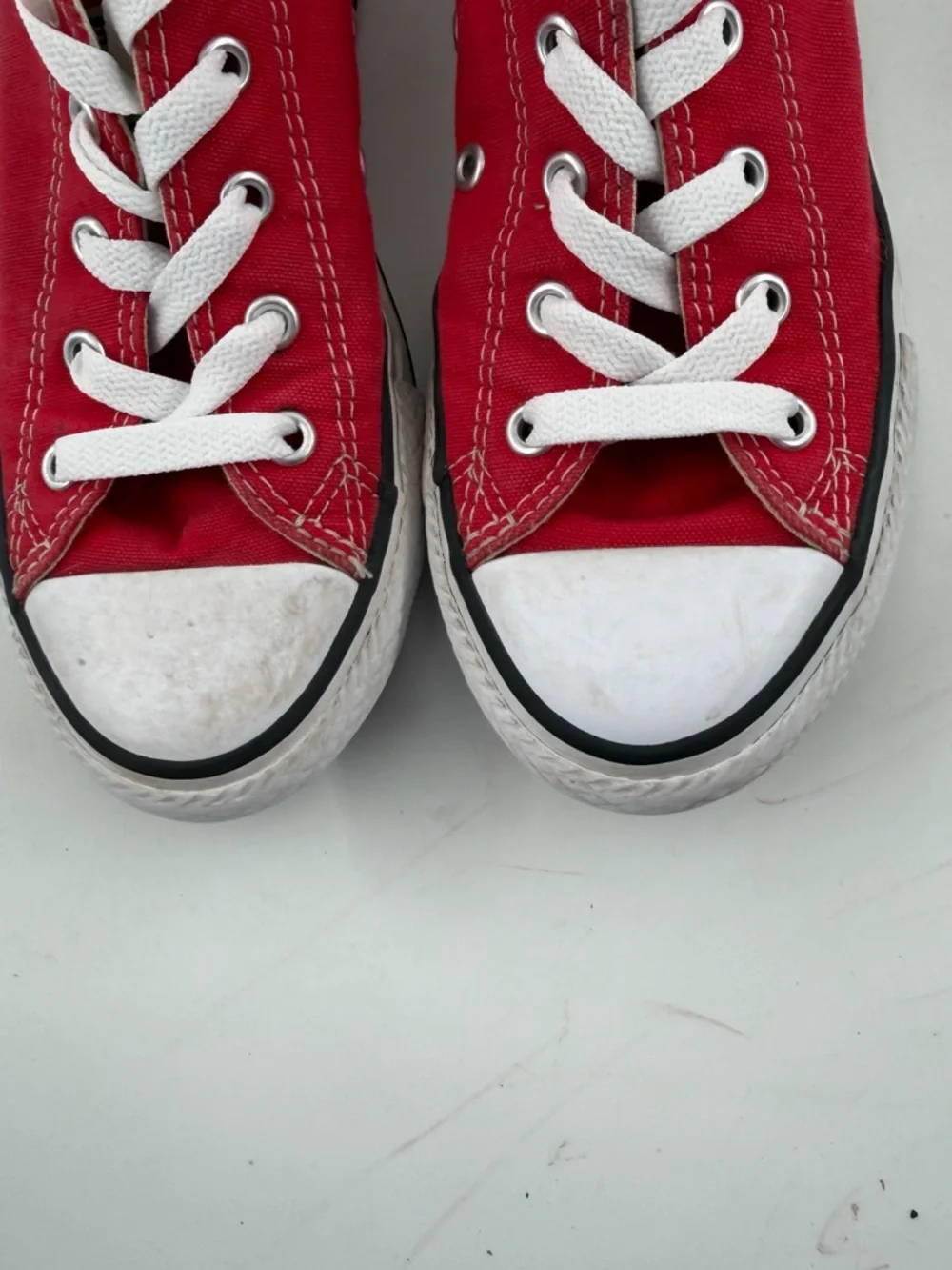 Converse Boy’s CTAS Red - SZ 1- Canvas Low Top Shoes Sneakers